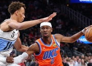 老鹰队在客场赢得了一场激烈的比赛